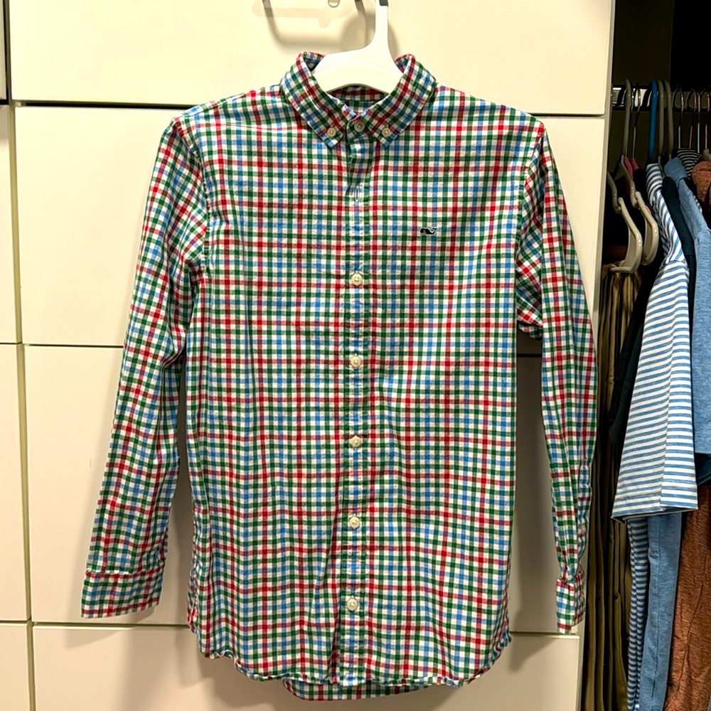 Boys Vineyard Vines 100% cotton checkered long sleeve button up shirt